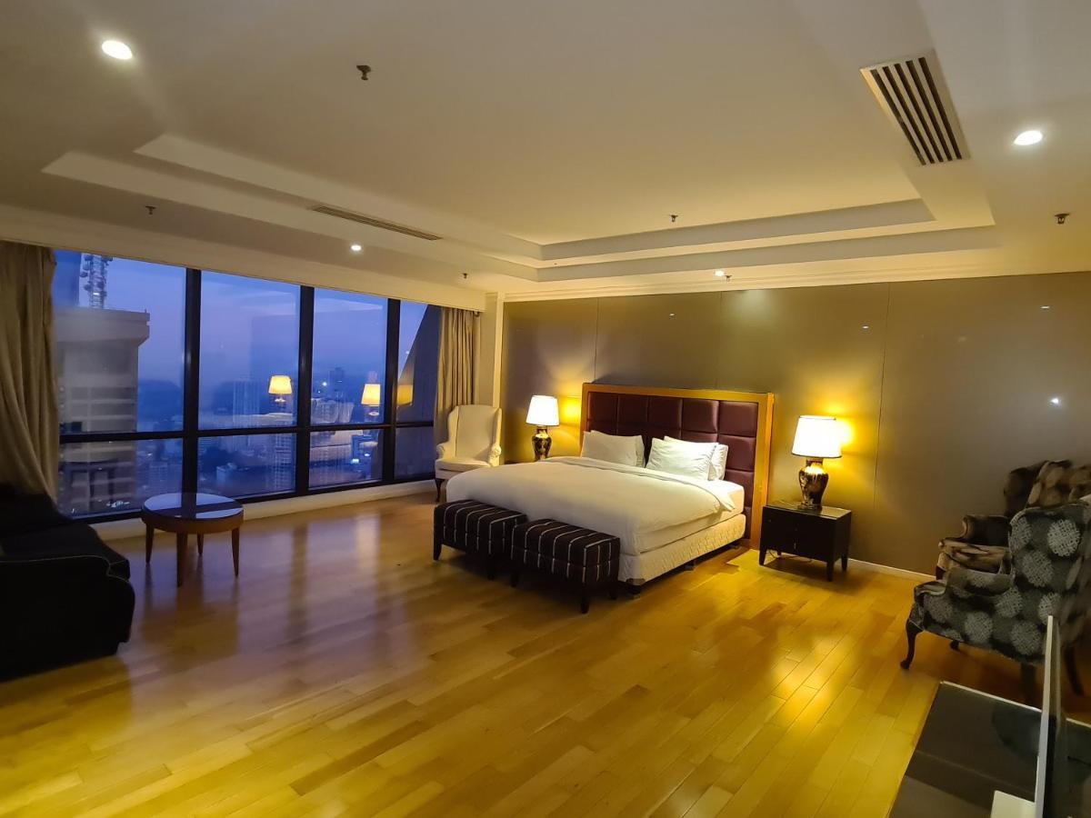 Raymond Suites At Berjaya Times Square กัวลาลัมเปอร์ ภายนอก รูปภาพ