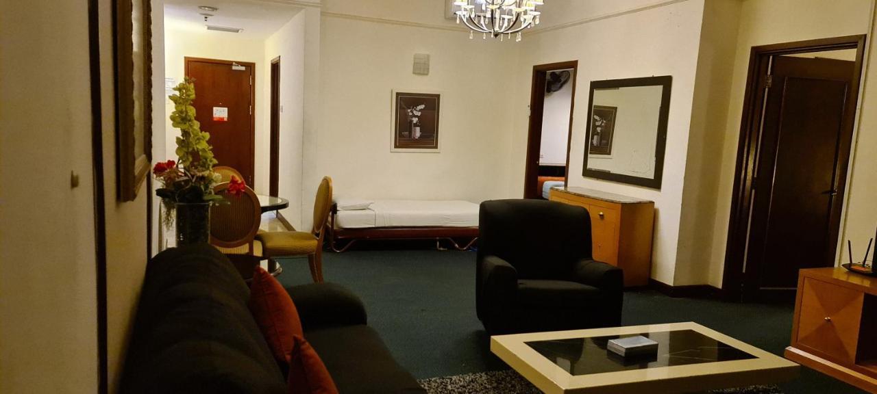 Raymond Suites At Berjaya Times Square กัวลาลัมเปอร์ ภายนอก รูปภาพ